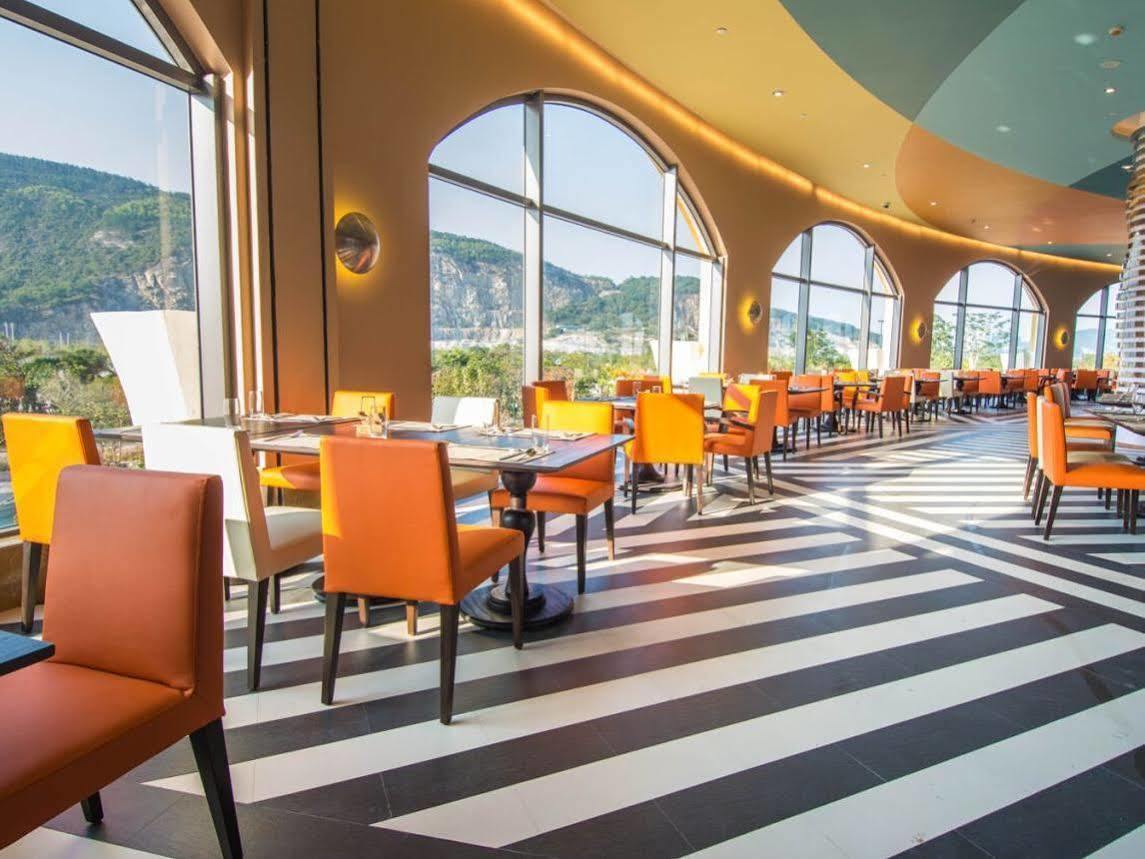 Chimelong Circus Hotel Zhuhai Exterior photo
